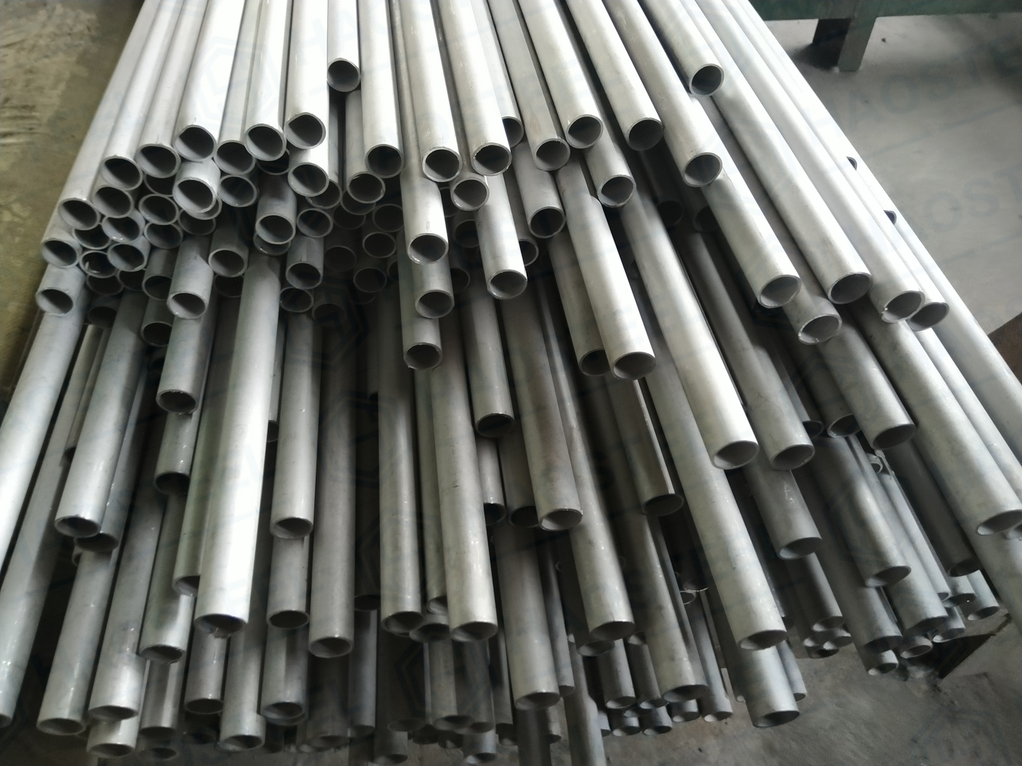 What is the classification of stainless steel condensing tube in stainless steel heat exchange tube?